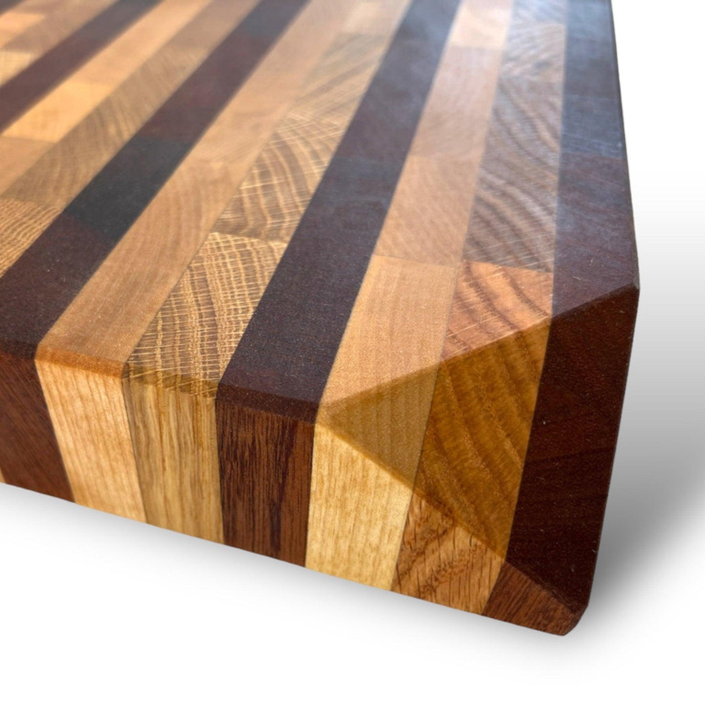 Cutting board with angled corner in mixed wood with 2" pattern - BOISWOOD