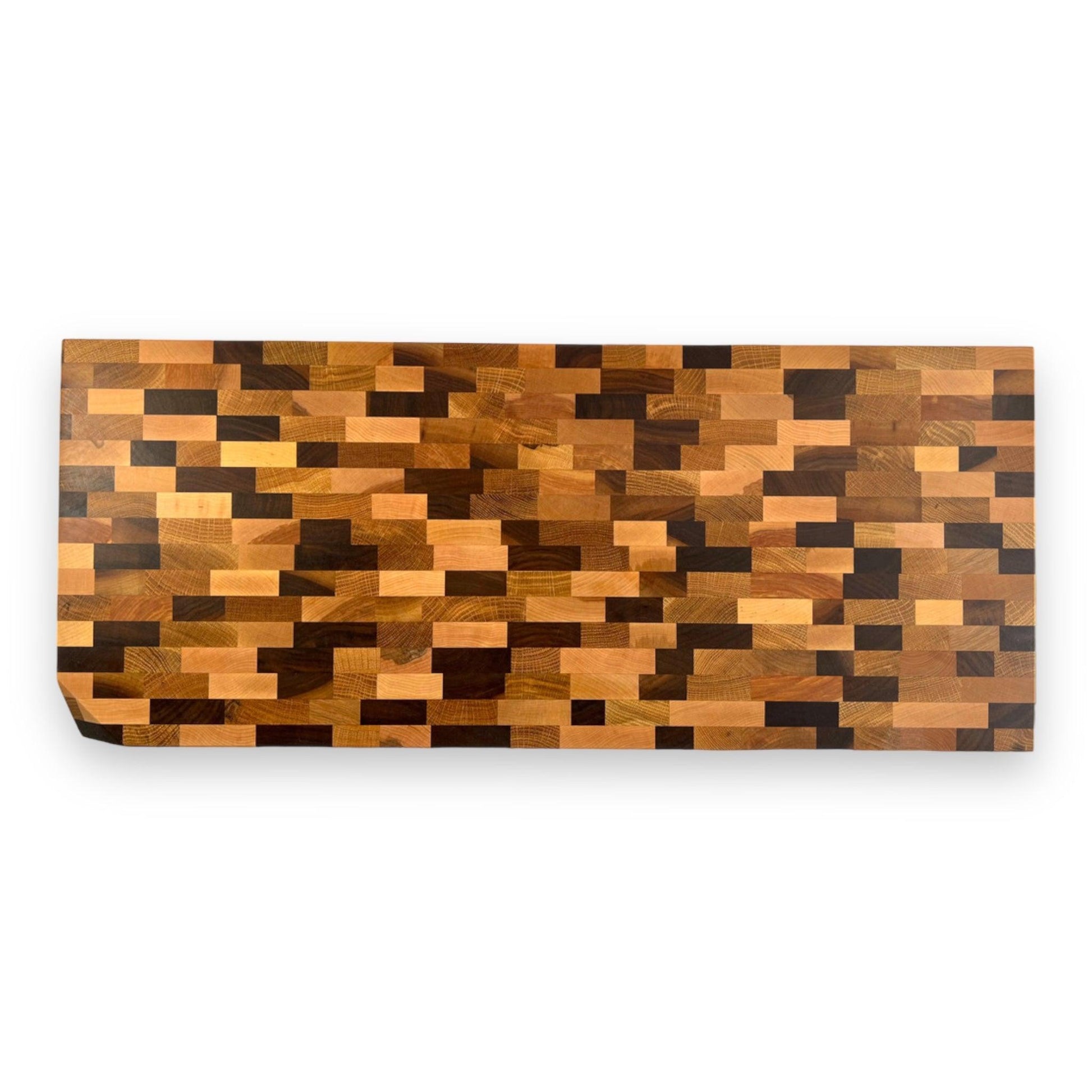 Cutting board with 2" angled corner in mixed wood - BOISWOOD