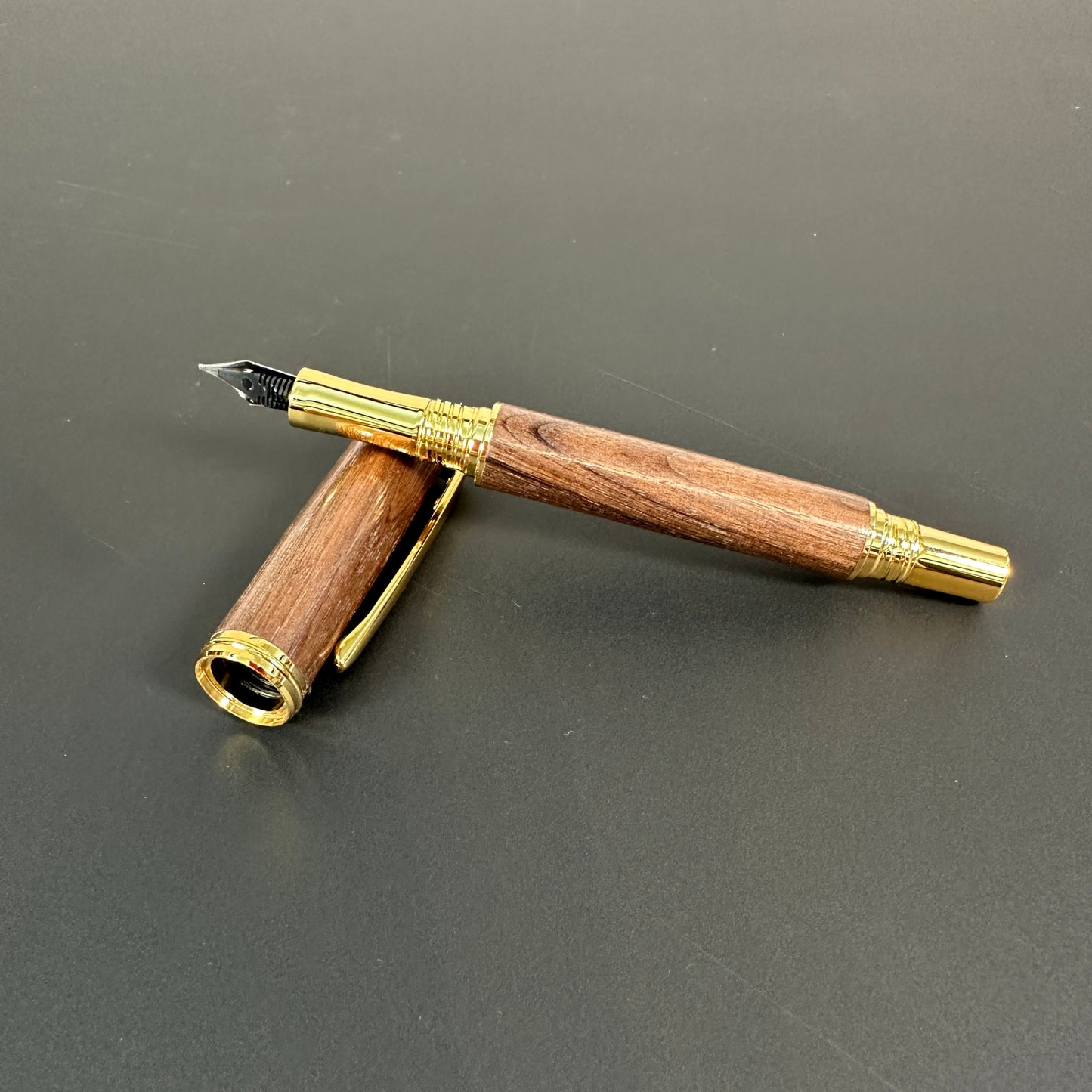 Walnut Wooden Fountain Pens Gold finish - BOISWOOD