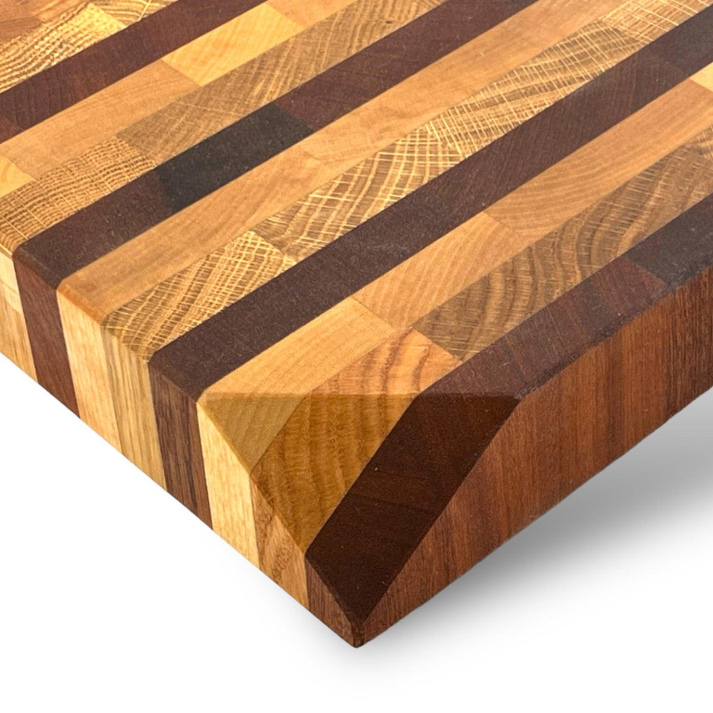 Cutting board with angled corner in mixed wood with 2" pattern - BOISWOOD